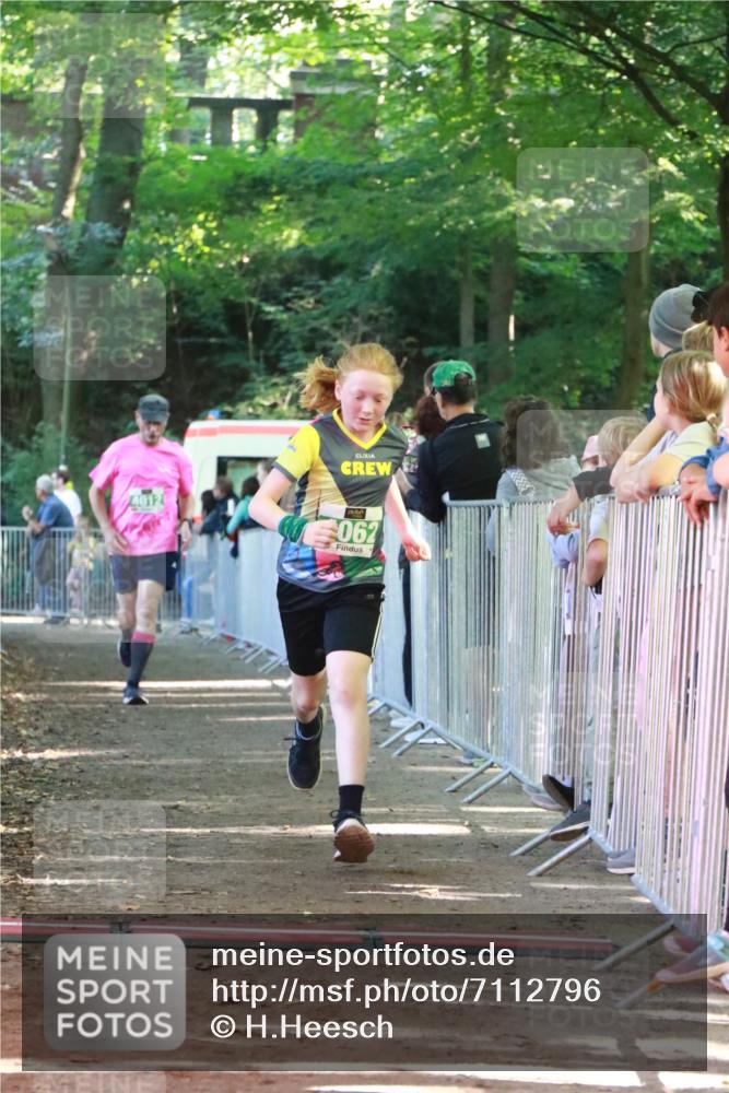 22.09.2024 - 32. Volkslauf durch das schöne Alstertal H.Heesch http://msf.ph/oto/7112796 22.09.2024 10:57:38 Ziel 4012, 4062 meine-sportfotos.de