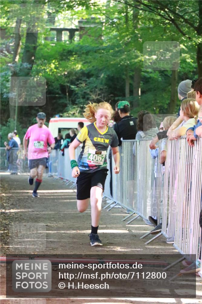 22.09.2024 - 32. Volkslauf durch das schöne Alstertal H.Heesch http://msf.ph/oto/7112800 22.09.2024 10:57:38 Ziel 4012, 4062 meine-sportfotos.de