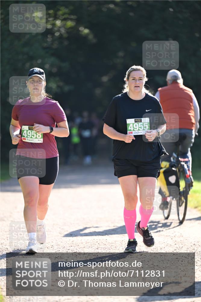 22.09.2024 - 32. Volkslauf durch das schöne Alstertal Dr. Thomas Lammeyer http://msf.ph/oto/7112831 22.09.2024 10:56:40 Laufen 4958, 4955, 1 meine-sportfotos.de