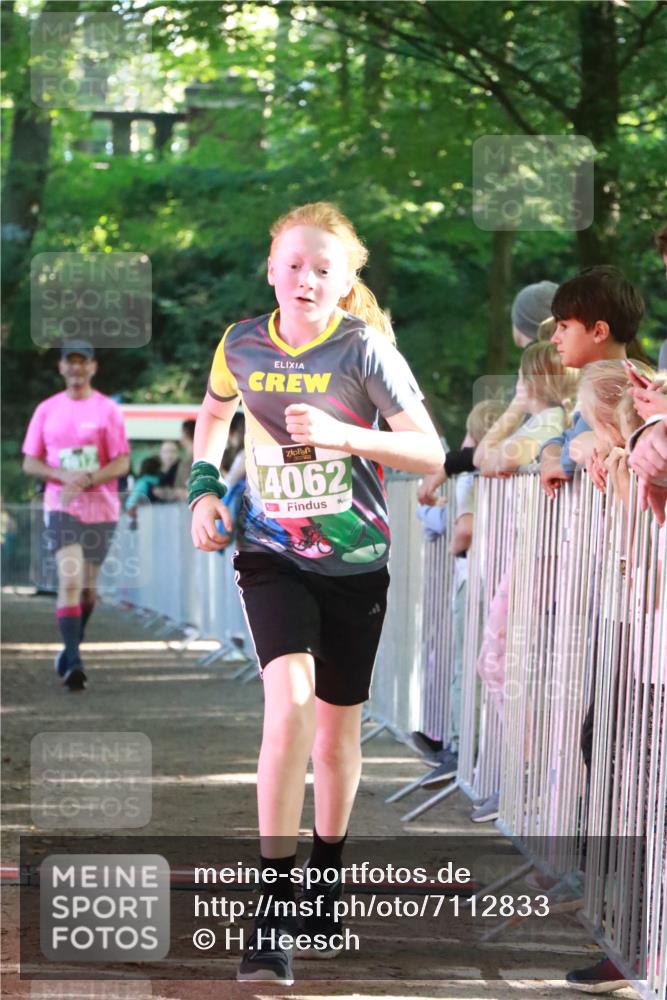 22.09.2024 - 32. Volkslauf durch das schöne Alstertal H.Heesch http://msf.ph/oto/7112833 22.09.2024 10:57:39 Ziel 4012, 4062 meine-sportfotos.de