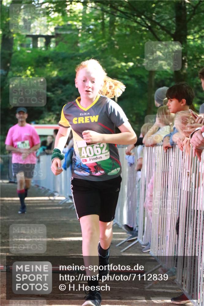 22.09.2024 - 32. Volkslauf durch das schöne Alstertal H.Heesch http://msf.ph/oto/7112839 22.09.2024 10:57:39 Ziel 4012, 4062 meine-sportfotos.de