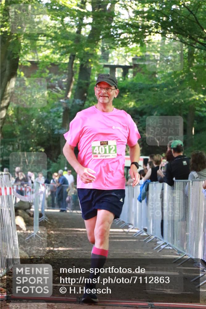 22.09.2024 - 32. Volkslauf durch das schöne Alstertal H.Heesch http://msf.ph/oto/7112863 22.09.2024 10:57:42 Ziel 4012, 4062 meine-sportfotos.de
