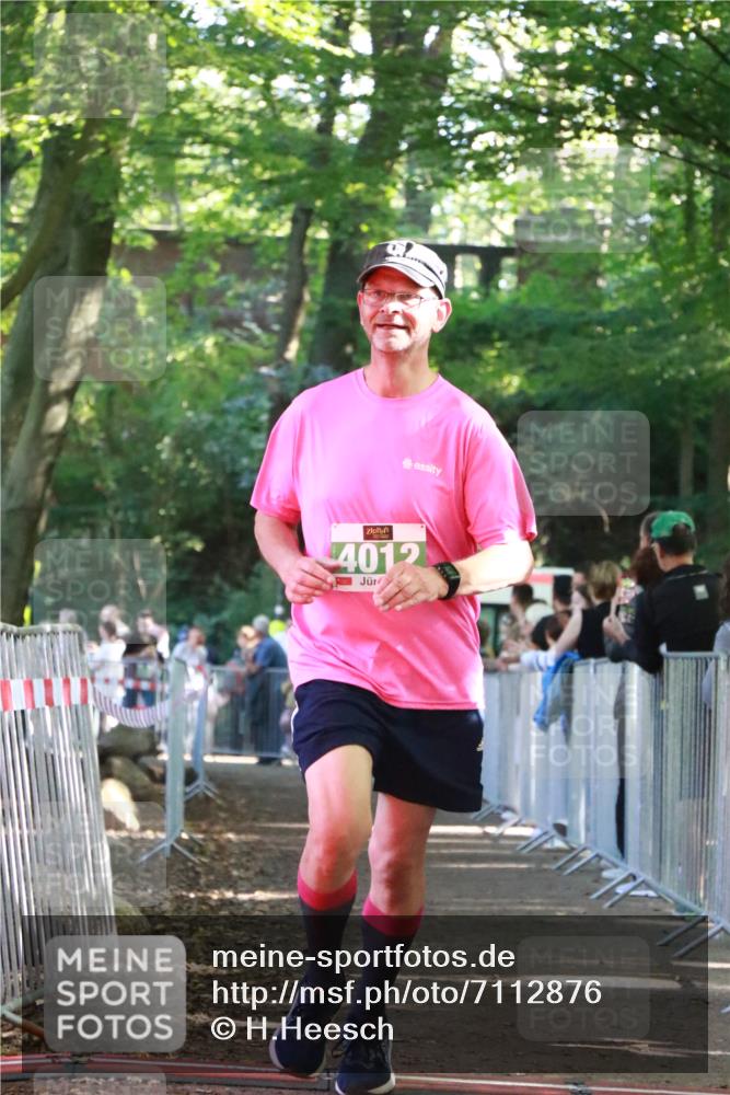 22.09.2024 - 32. Volkslauf durch das schöne Alstertal H.Heesch http://msf.ph/oto/7112876 22.09.2024 10:57:42 Ziel 4012, 4062 meine-sportfotos.de