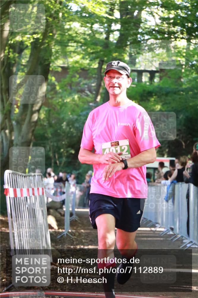 22.09.2024 - 32. Volkslauf durch das schöne Alstertal H.Heesch http://msf.ph/oto/7112889 22.09.2024 10:57:42 Ziel 4012, 4062 meine-sportfotos.de