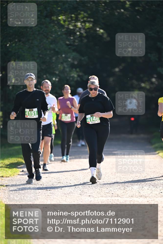22.09.2024 - 32. Volkslauf durch das schöne Alstertal Dr. Thomas Lammeyer http://msf.ph/oto/7112901 22.09.2024 10:56:53 Laufen 4151, 4148 meine-sportfotos.de