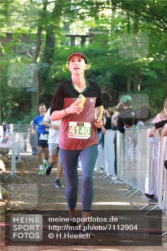 22.09.2024 - 32. Volkslauf durch das schöne Alstertal H.Heesch http://msf.ph/oto/7112904 22.09.2024 10:57:53 Ziel 4056, 4118, 4140, 4957, 4969 meine-sportfotos.de