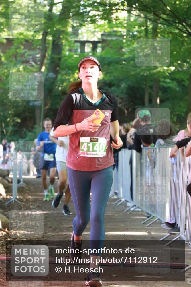 22.09.2024 - 32. Volkslauf durch das schöne Alstertal H.Heesch http://msf.ph/oto/7112912 22.09.2024 10:57:53 Ziel 4056, 4118, 4140, 4957, 4969 meine-sportfotos.de