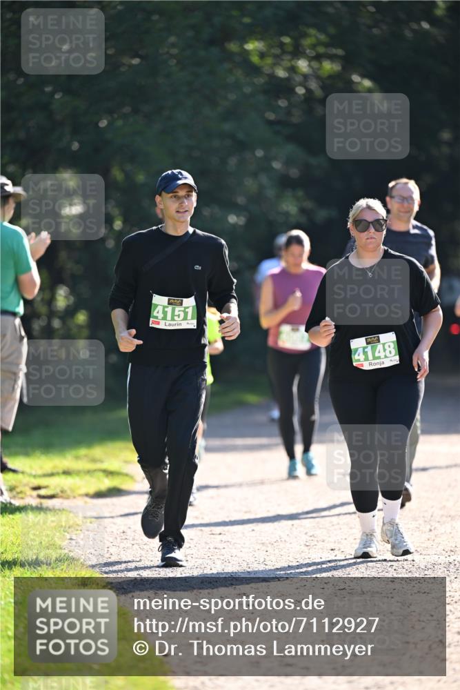 22.09.2024 - 32. Volkslauf durch das schöne Alstertal Dr. Thomas Lammeyer http://msf.ph/oto/7112927 22.09.2024 10:56:55 Laufen 4151, 4148 meine-sportfotos.de