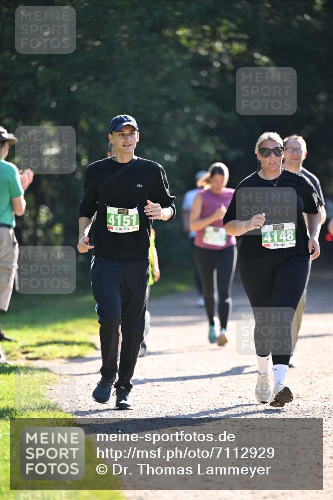 22.09.2024 - 32. Volkslauf durch das schöne Alstertal Dr. Thomas Lammeyer http://msf.ph/oto/7112929 22.09.2024 10:56:55 Laufen 4151, 4148 meine-sportfotos.de