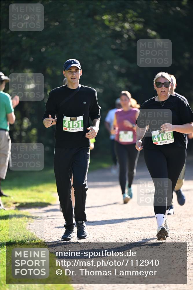 22.09.2024 - 32. Volkslauf durch das schöne Alstertal Dr. Thomas Lammeyer http://msf.ph/oto/7112940 22.09.2024 10:56:55 Laufen 4151, 4148 meine-sportfotos.de