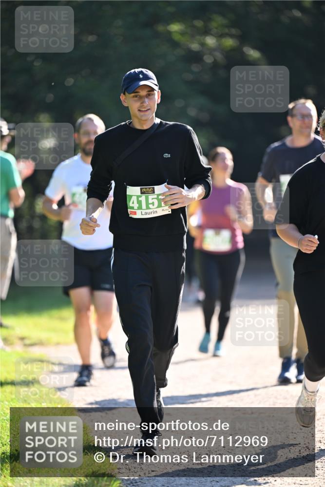 22.09.2024 - 32. Volkslauf durch das schöne Alstertal Dr. Thomas Lammeyer http://msf.ph/oto/7112969 22.09.2024 10:56:57 Laufen 415, 2000 meine-sportfotos.de