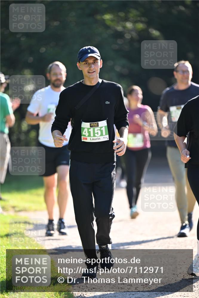 22.09.2024 - 32. Volkslauf durch das schöne Alstertal Dr. Thomas Lammeyer http://msf.ph/oto/7112971 22.09.2024 10:56:57 Laufen 4151 meine-sportfotos.de
