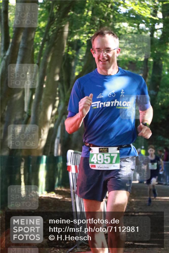 22.09.2024 - 32. Volkslauf durch das schöne Alstertal H.Heesch http://msf.ph/oto/7112981 22.09.2024 10:57:58 Ziel 4055, 4056, 4118, 4140, 4957, 4969 meine-sportfotos.de