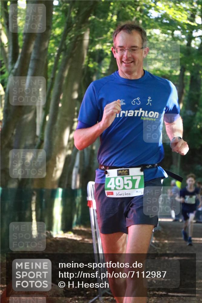 22.09.2024 - 32. Volkslauf durch das schöne Alstertal H.Heesch http://msf.ph/oto/7112987 22.09.2024 10:57:58 Ziel 4055, 4056, 4118, 4140, 4957, 4969 meine-sportfotos.de