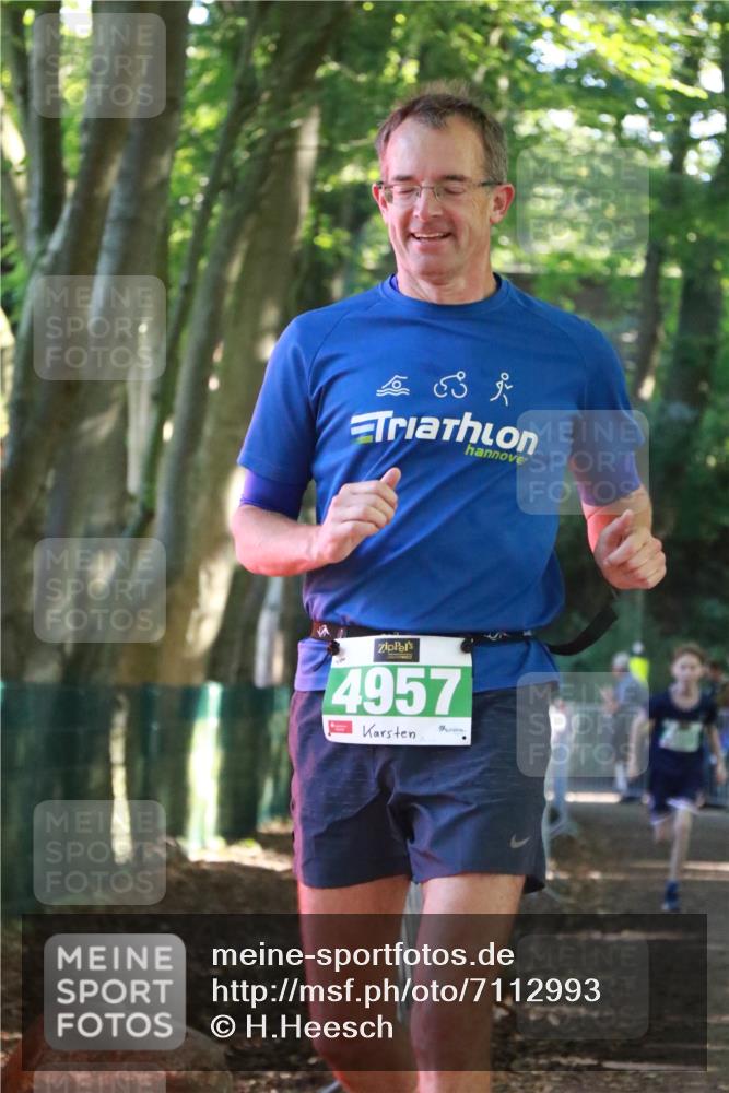 22.09.2024 - 32. Volkslauf durch das schöne Alstertal H.Heesch http://msf.ph/oto/7112993 22.09.2024 10:57:58 Ziel 4055, 4056, 4118, 4140, 4957, 4969 meine-sportfotos.de