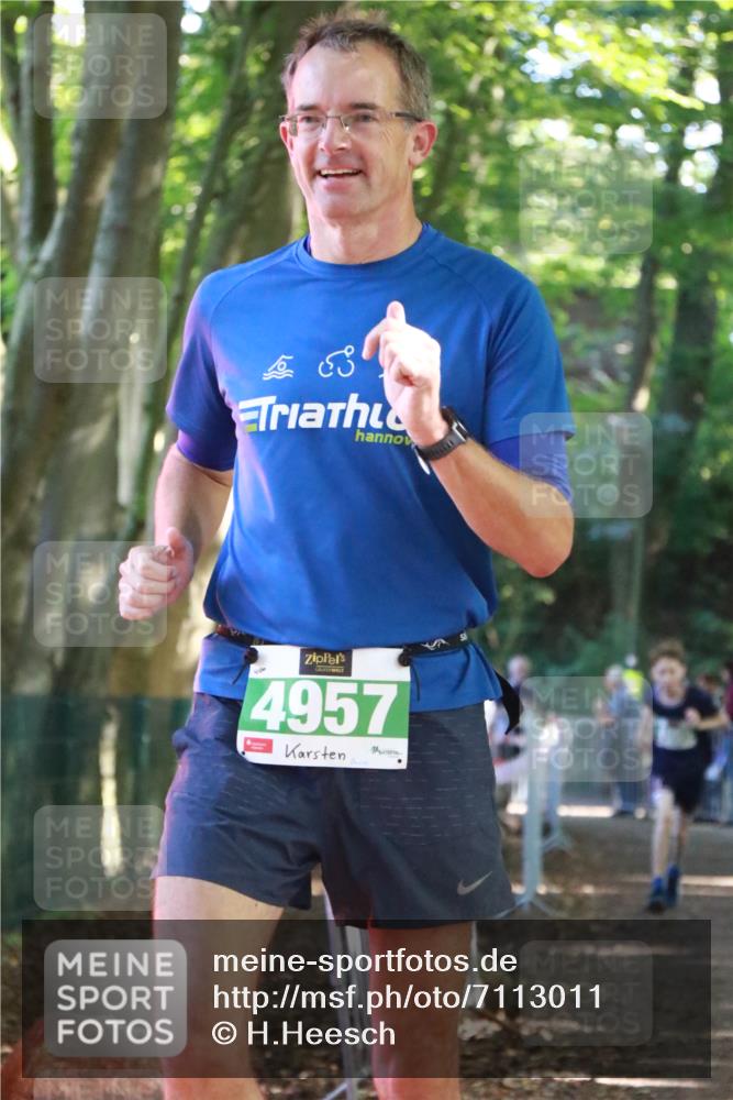 22.09.2024 - 32. Volkslauf durch das schöne Alstertal H.Heesch http://msf.ph/oto/7113011 22.09.2024 10:57:58 Ziel 4055, 4056, 4118, 4140, 4957, 4969 meine-sportfotos.de