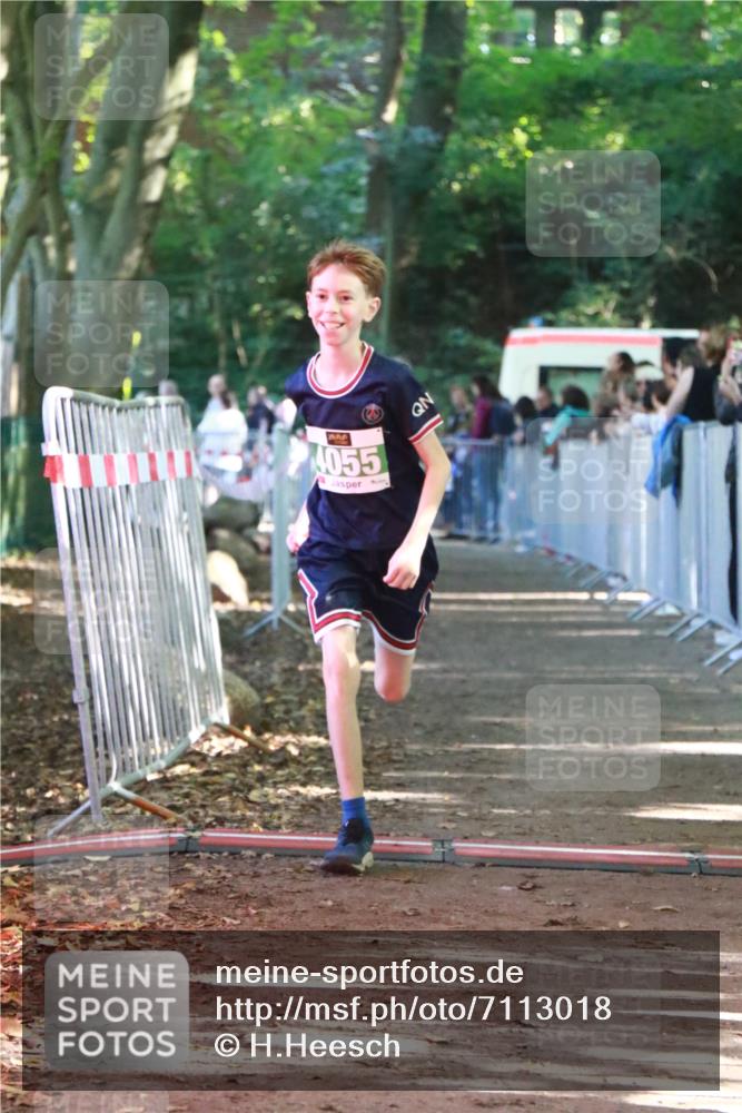 22.09.2024 - 32. Volkslauf durch das schöne Alstertal H.Heesch http://msf.ph/oto/7113018 22.09.2024 10:58:00 Ziel 4055, 4056, 4100, 4118, 4957, 4969 meine-sportfotos.de