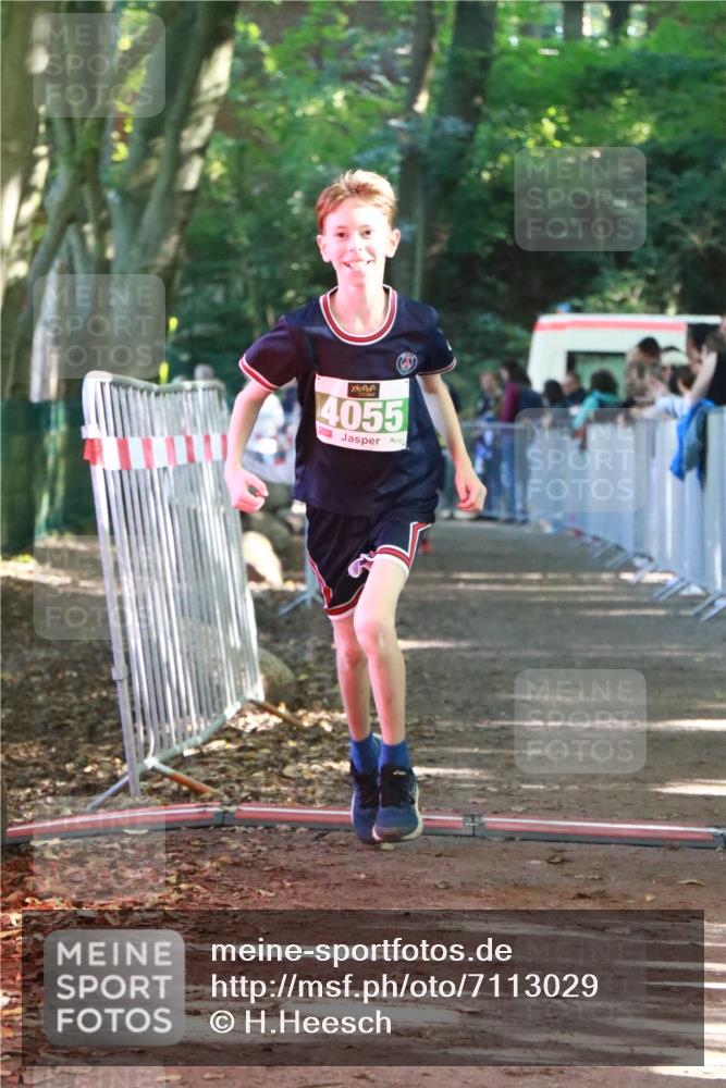 22.09.2024 - 32. Volkslauf durch das schöne Alstertal H.Heesch http://msf.ph/oto/7113029 22.09.2024 10:58:01 Ziel 4055, 4056, 4100, 4118, 4957, 4969 meine-sportfotos.de