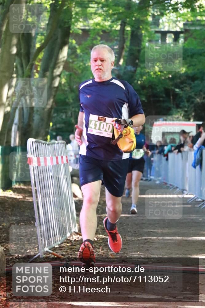 22.09.2024 - 32. Volkslauf durch das schöne Alstertal H.Heesch http://msf.ph/oto/7113052 22.09.2024 10:58:06 Ziel 4055, 4100, 4157 meine-sportfotos.de