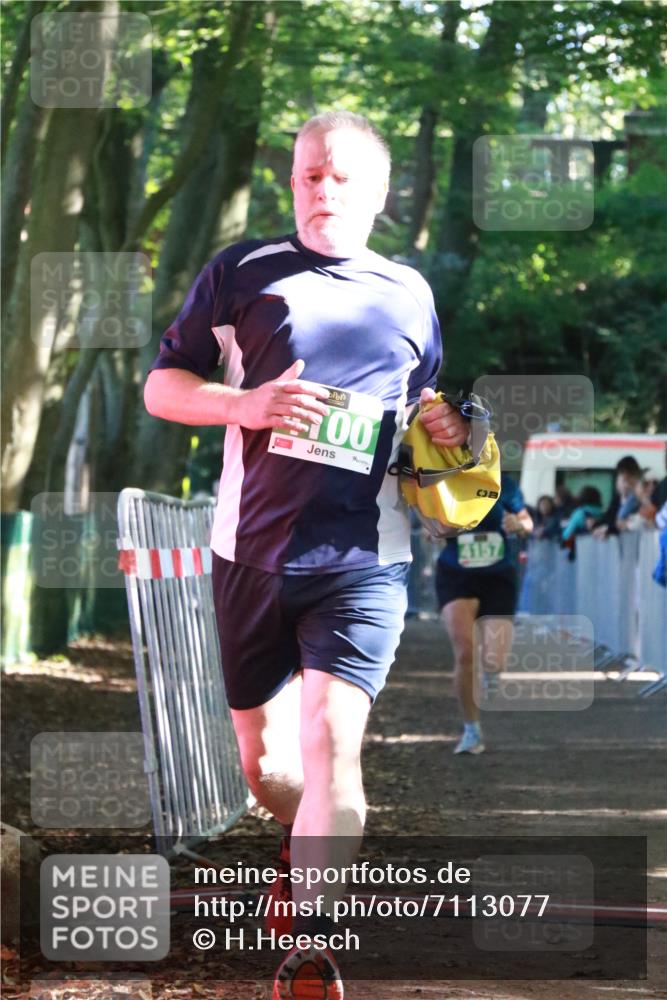 22.09.2024 - 32. Volkslauf durch das schöne Alstertal H.Heesch http://msf.ph/oto/7113077 22.09.2024 10:58:06 Ziel 4055, 4100, 4157 meine-sportfotos.de