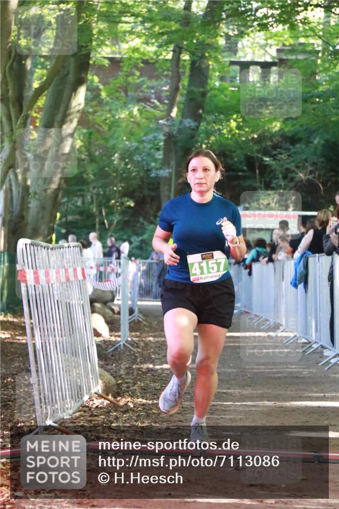 22.09.2024 - 32. Volkslauf durch das schöne Alstertal H.Heesch http://msf.ph/oto/7113086 22.09.2024 10:58:08 Ziel 4100, 4157 meine-sportfotos.de