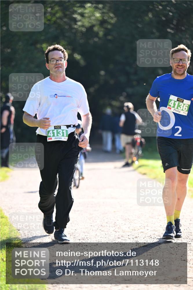 22.09.2024 - 32. Volkslauf durch das schöne Alstertal Dr. Thomas Lammeyer http://msf.ph/oto/7113148 22.09.2024 10:57:59 Laufen 4136, 4131, 2 meine-sportfotos.de