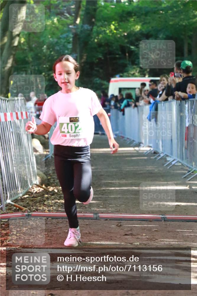 22.09.2024 - 32. Volkslauf durch das schöne Alstertal H.Heesch http://msf.ph/oto/7113156 22.09.2024 10:58:21 Ziel 4027 meine-sportfotos.de