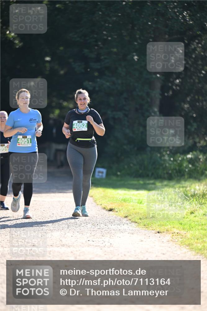 22.09.2024 - 32. Volkslauf durch das schöne Alstertal Dr. Thomas Lammeyer http://msf.ph/oto/7113164 22.09.2024 10:58:24 Laufen 4051, 4052 meine-sportfotos.de