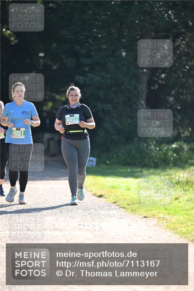 22.09.2024 - 32. Volkslauf durch das schöne Alstertal Dr. Thomas Lammeyer http://msf.ph/oto/7113167 22.09.2024 10:58:24 Laufen 4051, 4052 meine-sportfotos.de