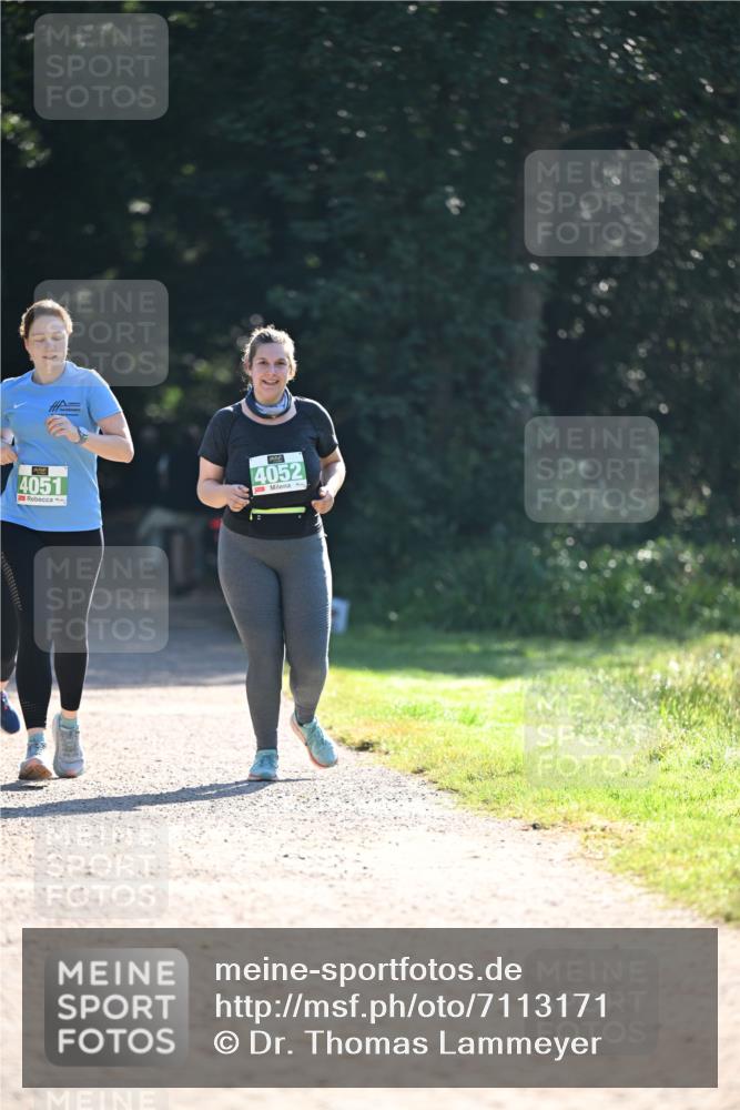 22.09.2024 - 32. Volkslauf durch das schöne Alstertal Dr. Thomas Lammeyer http://msf.ph/oto/7113171 22.09.2024 10:58:24 Laufen 4051, 4052 meine-sportfotos.de