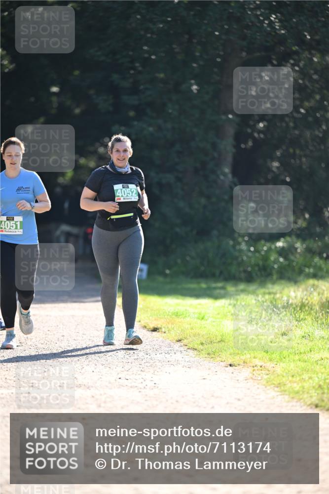22.09.2024 - 32. Volkslauf durch das schöne Alstertal Dr. Thomas Lammeyer http://msf.ph/oto/7113174 22.09.2024 10:58:24 Laufen 4052, 4051 meine-sportfotos.de