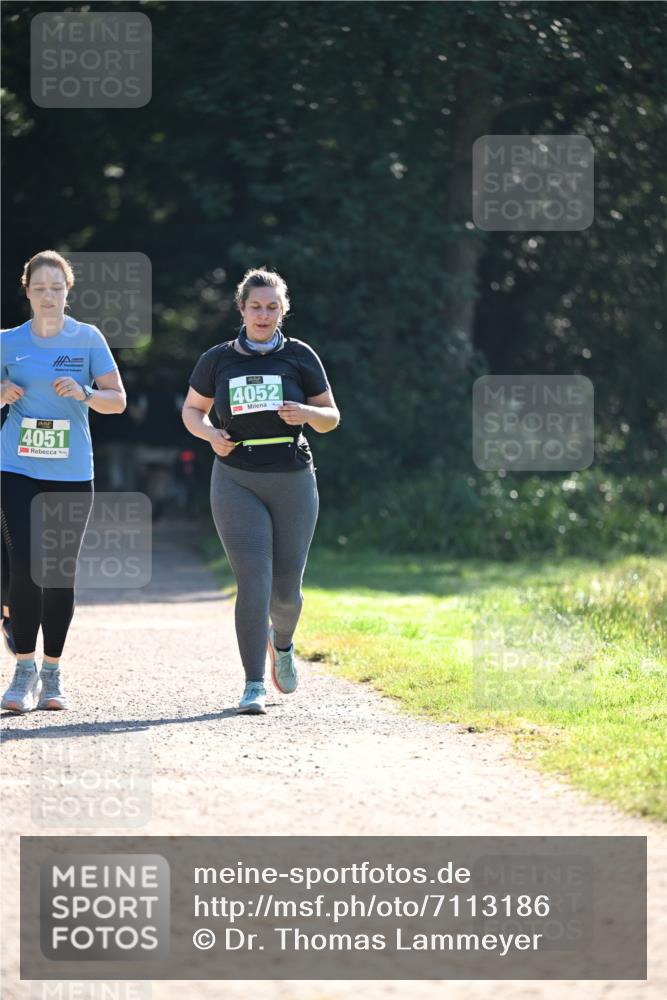 22.09.2024 - 32. Volkslauf durch das schöne Alstertal Dr. Thomas Lammeyer http://msf.ph/oto/7113186 22.09.2024 10:58:25 Laufen 4051, 4052 meine-sportfotos.de