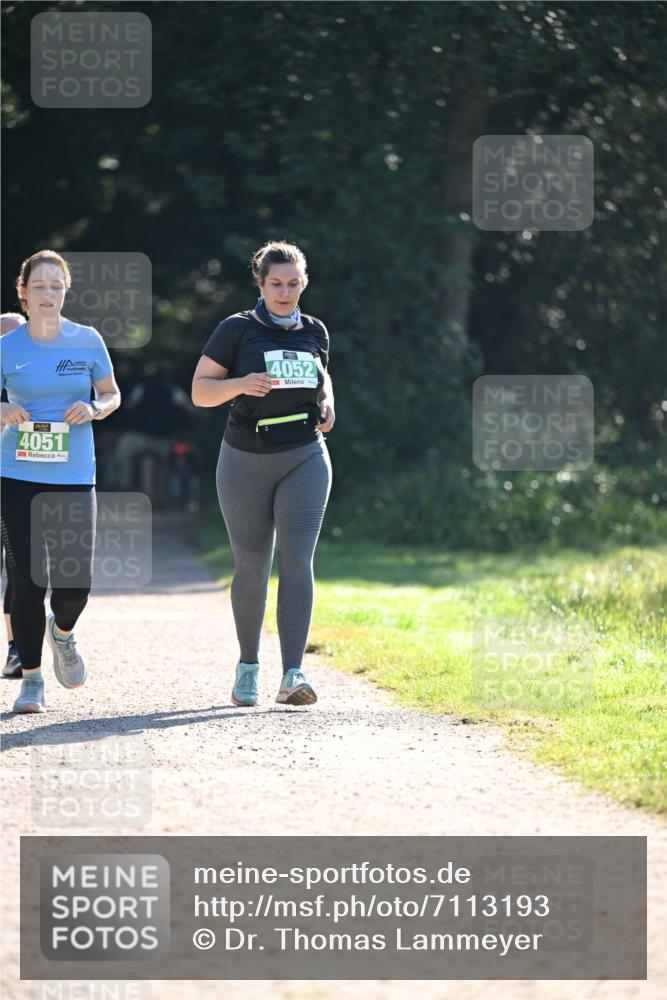 22.09.2024 - 32. Volkslauf durch das schöne Alstertal Dr. Thomas Lammeyer http://msf.ph/oto/7113193 22.09.2024 10:58:25 Laufen 4052, 4051 meine-sportfotos.de