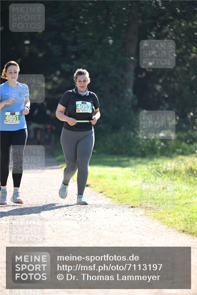 22.09.2024 - 32. Volkslauf durch das schöne Alstertal Dr. Thomas Lammeyer http://msf.ph/oto/7113197 22.09.2024 10:58:25 Laufen 4051, 4052 meine-sportfotos.de
