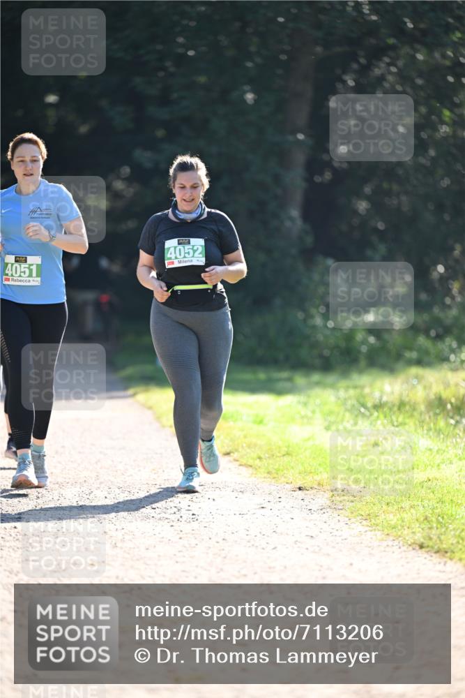 22.09.2024 - 32. Volkslauf durch das schöne Alstertal Dr. Thomas Lammeyer http://msf.ph/oto/7113206 22.09.2024 10:58:25 Laufen 4051, 4052 meine-sportfotos.de
