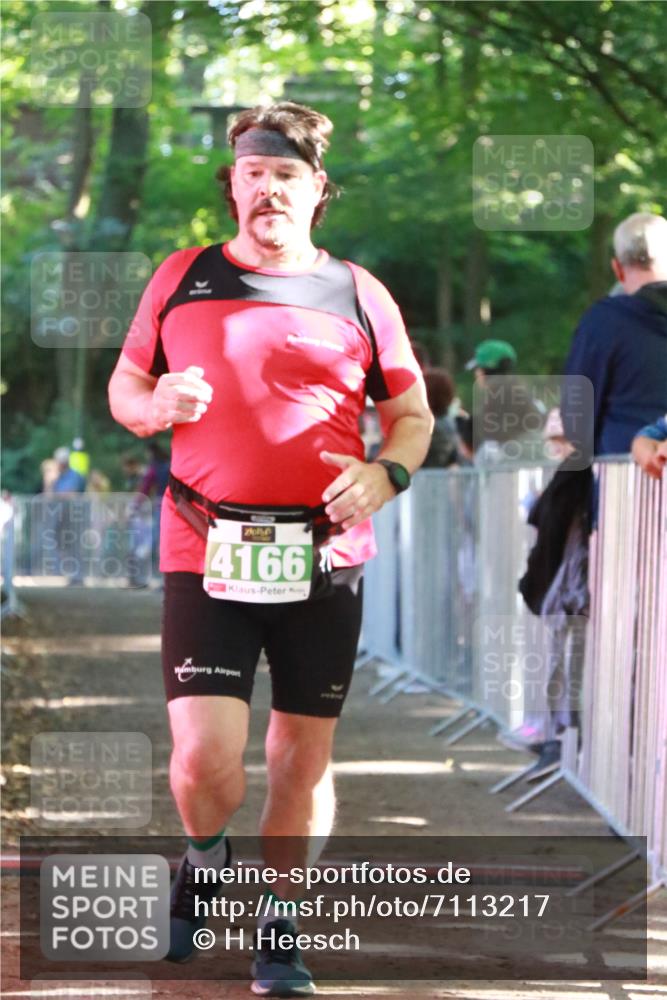 22.09.2024 - 32. Volkslauf durch das schöne Alstertal H.Heesch http://msf.ph/oto/7113217 22.09.2024 10:58:31 Ziel 4166 meine-sportfotos.de