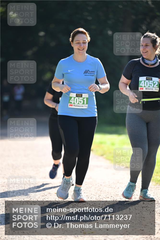 22.09.2024 - 32. Volkslauf durch das schöne Alstertal Dr. Thomas Lammeyer http://msf.ph/oto/7113237 22.09.2024 10:58:28 Laufen 4051, 4052 meine-sportfotos.de