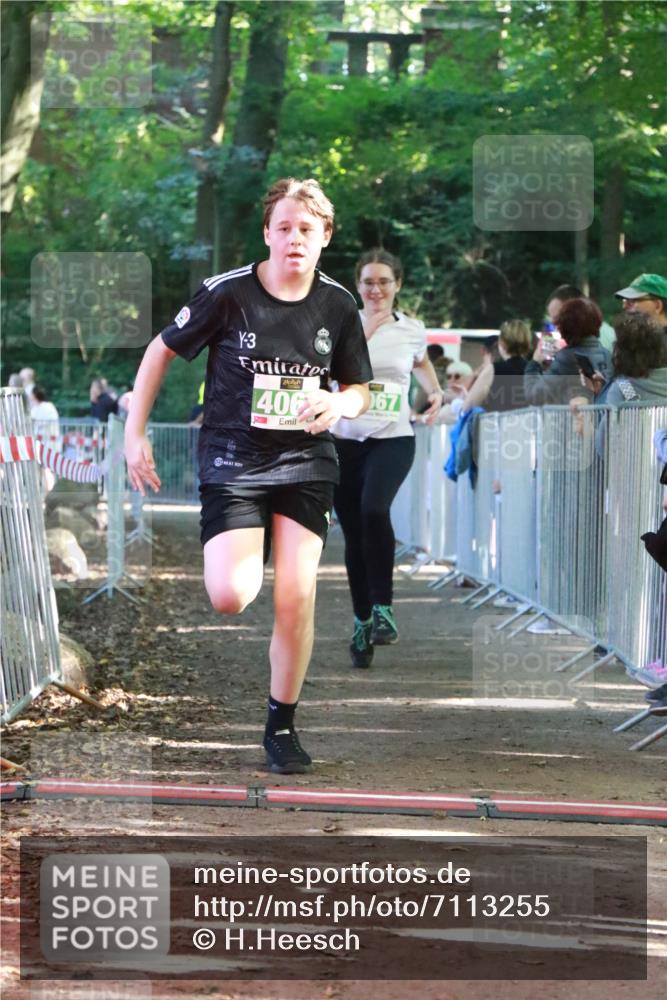 22.09.2024 - 32. Volkslauf durch das schöne Alstertal H.Heesch http://msf.ph/oto/7113255 22.09.2024 10:59:06 Ziel 4067, 4068, 4089 meine-sportfotos.de