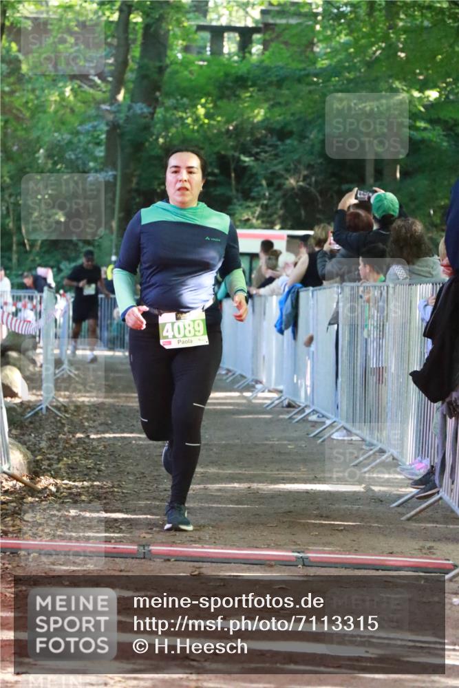 22.09.2024 - 32. Volkslauf durch das schöne Alstertal H.Heesch http://msf.ph/oto/7113315 22.09.2024 10:59:10 Ziel 4067, 4068, 4089 meine-sportfotos.de