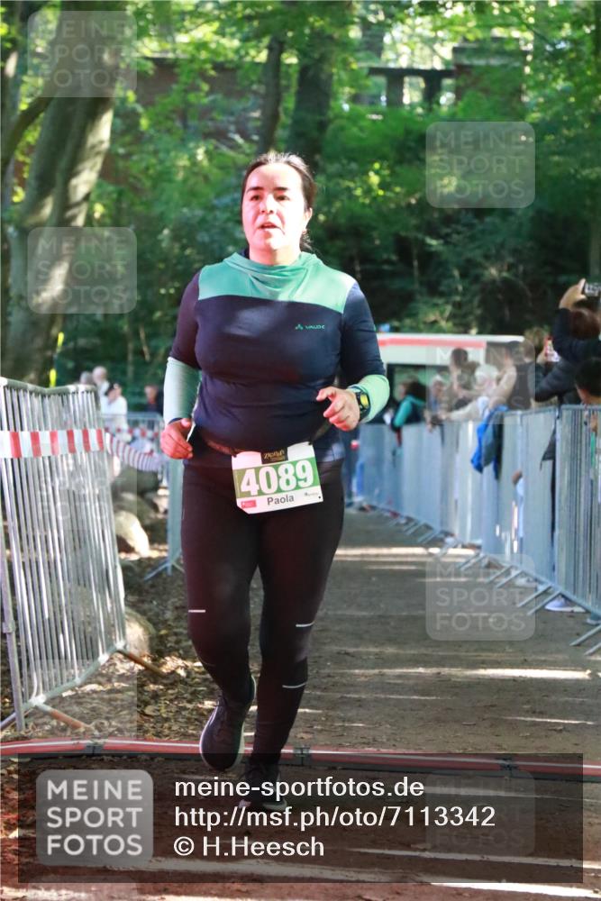 22.09.2024 - 32. Volkslauf durch das schöne Alstertal H.Heesch http://msf.ph/oto/7113342 22.09.2024 10:59:11 Ziel 4067, 4068, 4089 meine-sportfotos.de