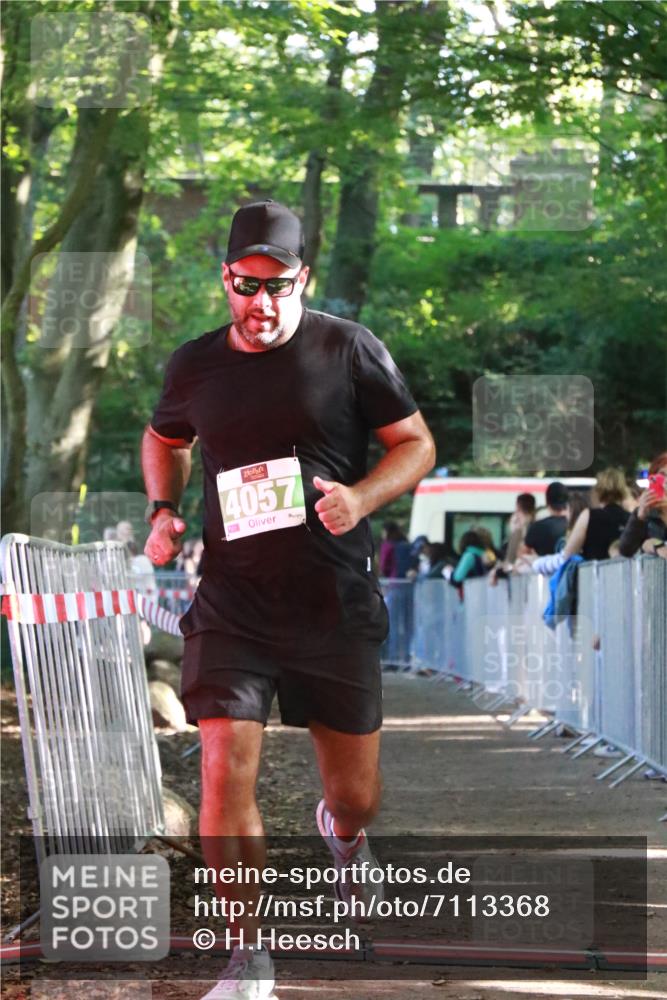 22.09.2024 - 32. Volkslauf durch das schöne Alstertal H.Heesch http://msf.ph/oto/7113368 22.09.2024 10:59:19 Ziel 4057 meine-sportfotos.de