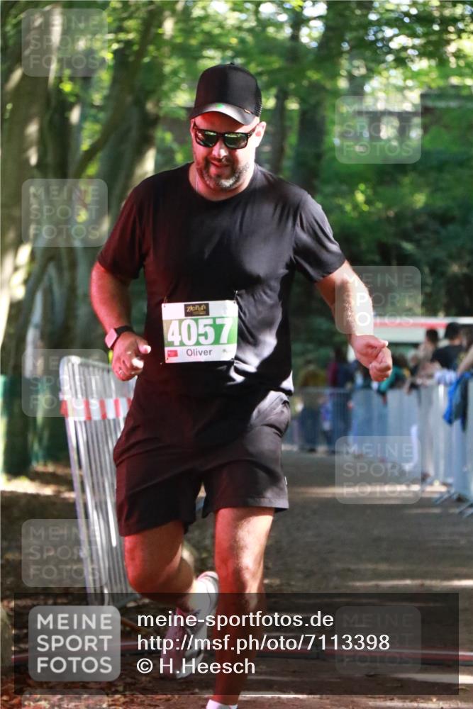 22.09.2024 - 32. Volkslauf durch das schöne Alstertal H.Heesch http://msf.ph/oto/7113398 22.09.2024 10:59:19 Ziel 4057 meine-sportfotos.de