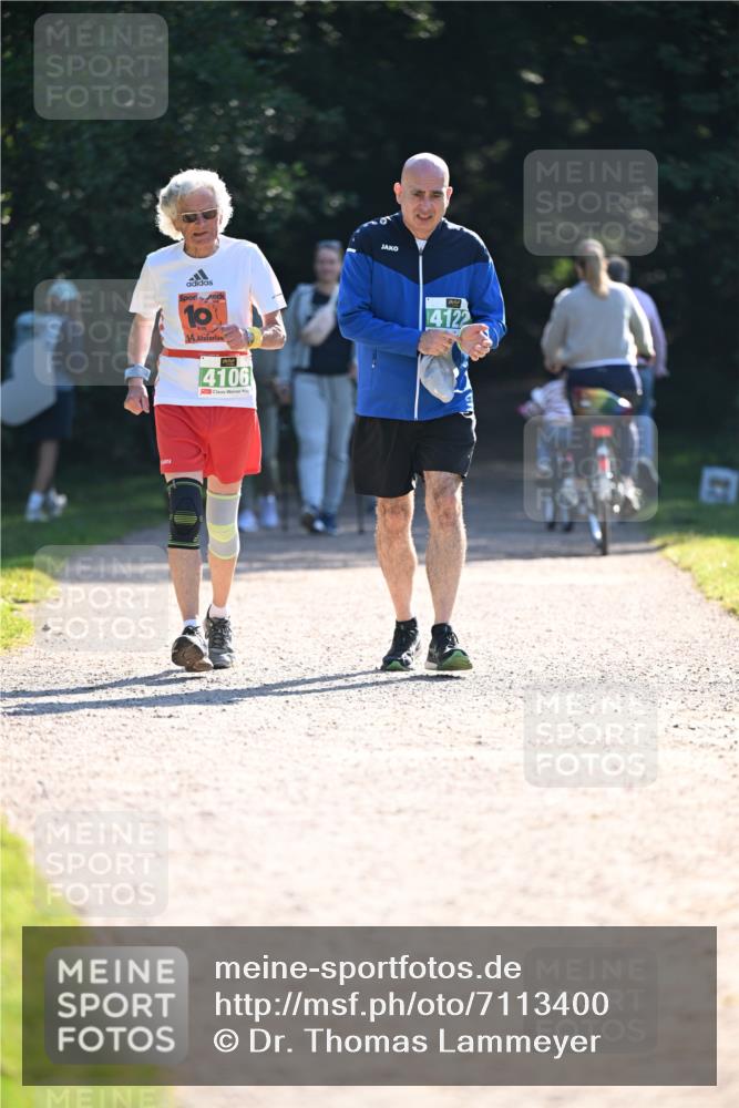 22.09.2024 - 32. Volkslauf durch das schöne Alstertal Dr. Thomas Lammeyer http://msf.ph/oto/7113400 22.09.2024 10:59:19 Laufen 10, 14, 4106, 4122 meine-sportfotos.de