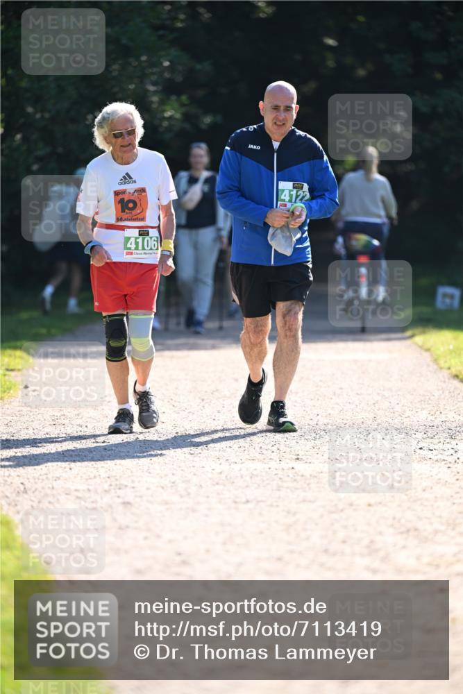 22.09.2024 - 32. Volkslauf durch das schöne Alstertal Dr. Thomas Lammeyer http://msf.ph/oto/7113419 22.09.2024 10:59:20 Laufen 10, 14, 4106, 4122 meine-sportfotos.de