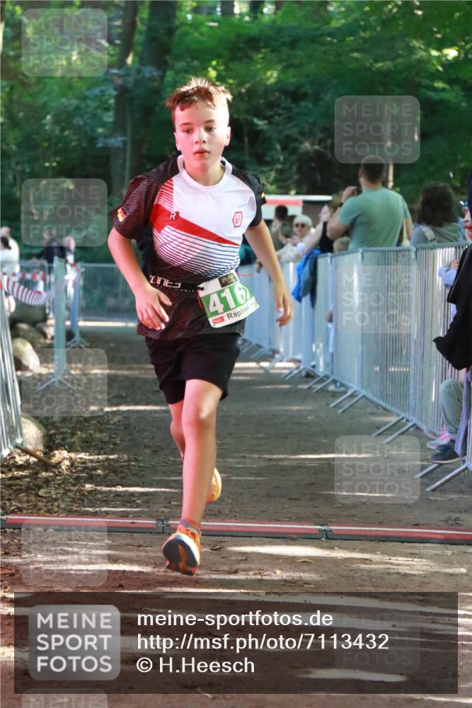 22.09.2024 - 32. Volkslauf durch das schöne Alstertal H.Heesch http://msf.ph/oto/7113432 22.09.2024 10:59:30 Ziel 4112, 4167 meine-sportfotos.de