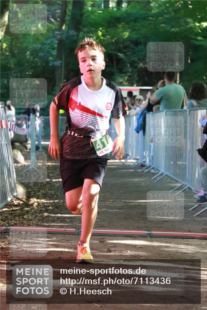 22.09.2024 - 32. Volkslauf durch das schöne Alstertal H.Heesch http://msf.ph/oto/7113436 22.09.2024 10:59:31 Ziel 4112, 4167 meine-sportfotos.de