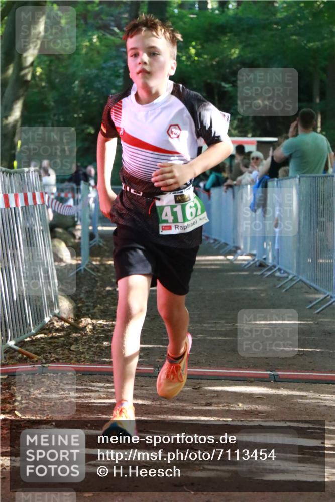 22.09.2024 - 32. Volkslauf durch das schöne Alstertal H.Heesch http://msf.ph/oto/7113454 22.09.2024 10:59:31 Ziel 4112, 4167 meine-sportfotos.de