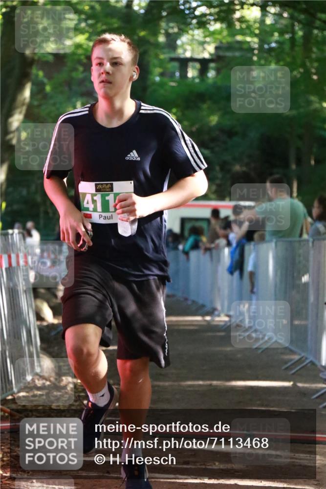 22.09.2024 - 32. Volkslauf durch das schöne Alstertal H.Heesch http://msf.ph/oto/7113468 22.09.2024 10:59:33 Ziel 4112, 4167 meine-sportfotos.de