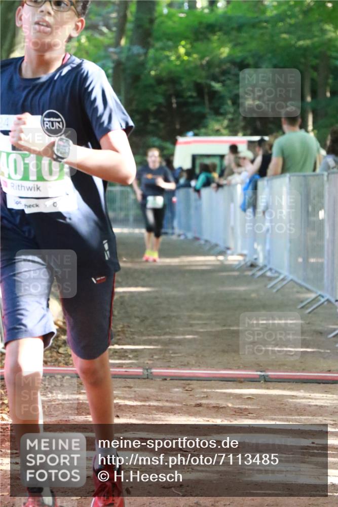 22.09.2024 - 32. Volkslauf durch das schöne Alstertal H.Heesch http://msf.ph/oto/7113485 22.09.2024 10:59:43 Ziel 4010, 4129 meine-sportfotos.de
