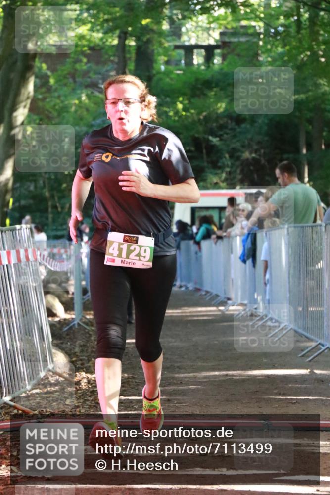 22.09.2024 - 32. Volkslauf durch das schöne Alstertal H.Heesch http://msf.ph/oto/7113499 22.09.2024 10:59:48 Ziel 4010, 4014, 4129 meine-sportfotos.de